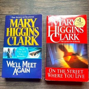 Mary Higgins Clark Book Bundle, paperbacks.